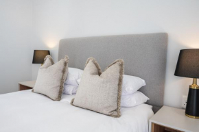 Atlantis Luxury Suites 3/4